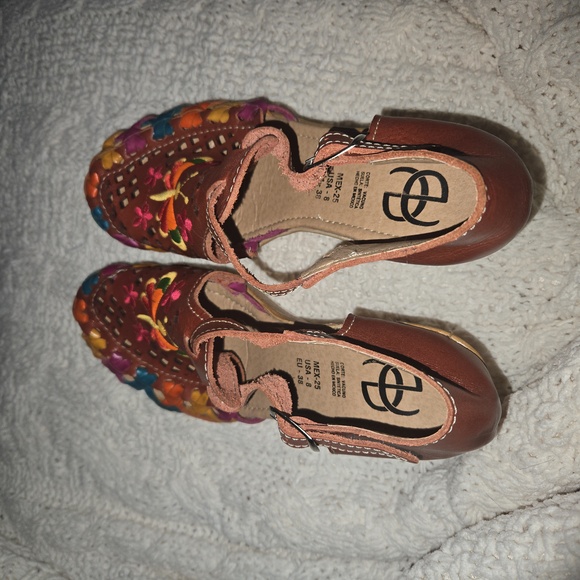 Hauraches Size 8 Mexian Embossed Wedge Sandals Bright Colors